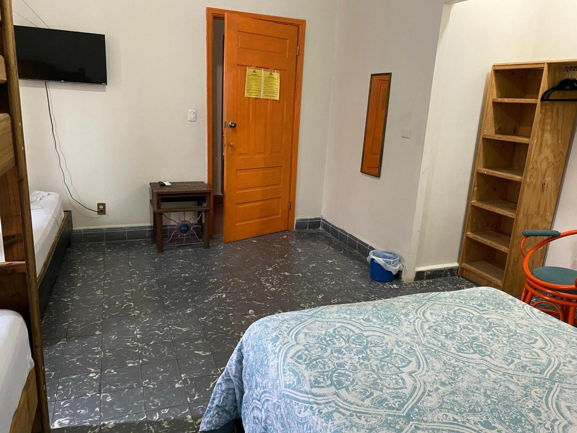 My Family In Monterrey - Hostel Экстерьер фото